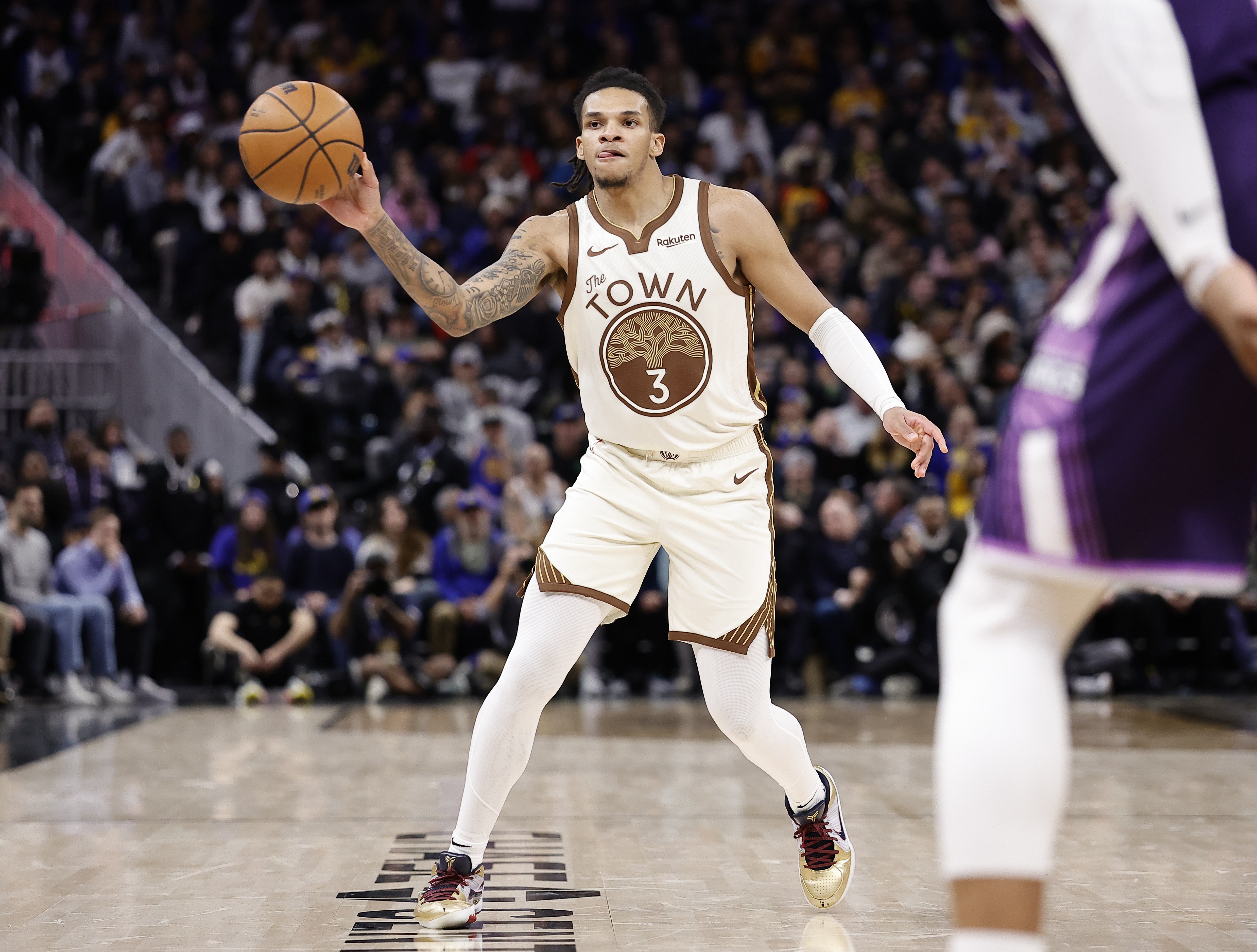 澳客网-理查德单场6断！成为09-10赛季库里后单场抢断最多的勇士新秀